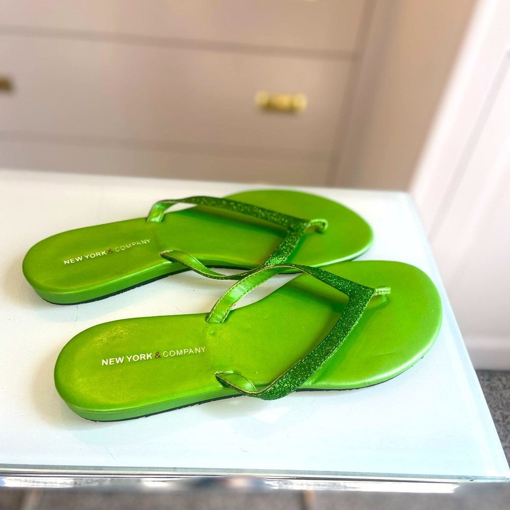 New York and company green sandals